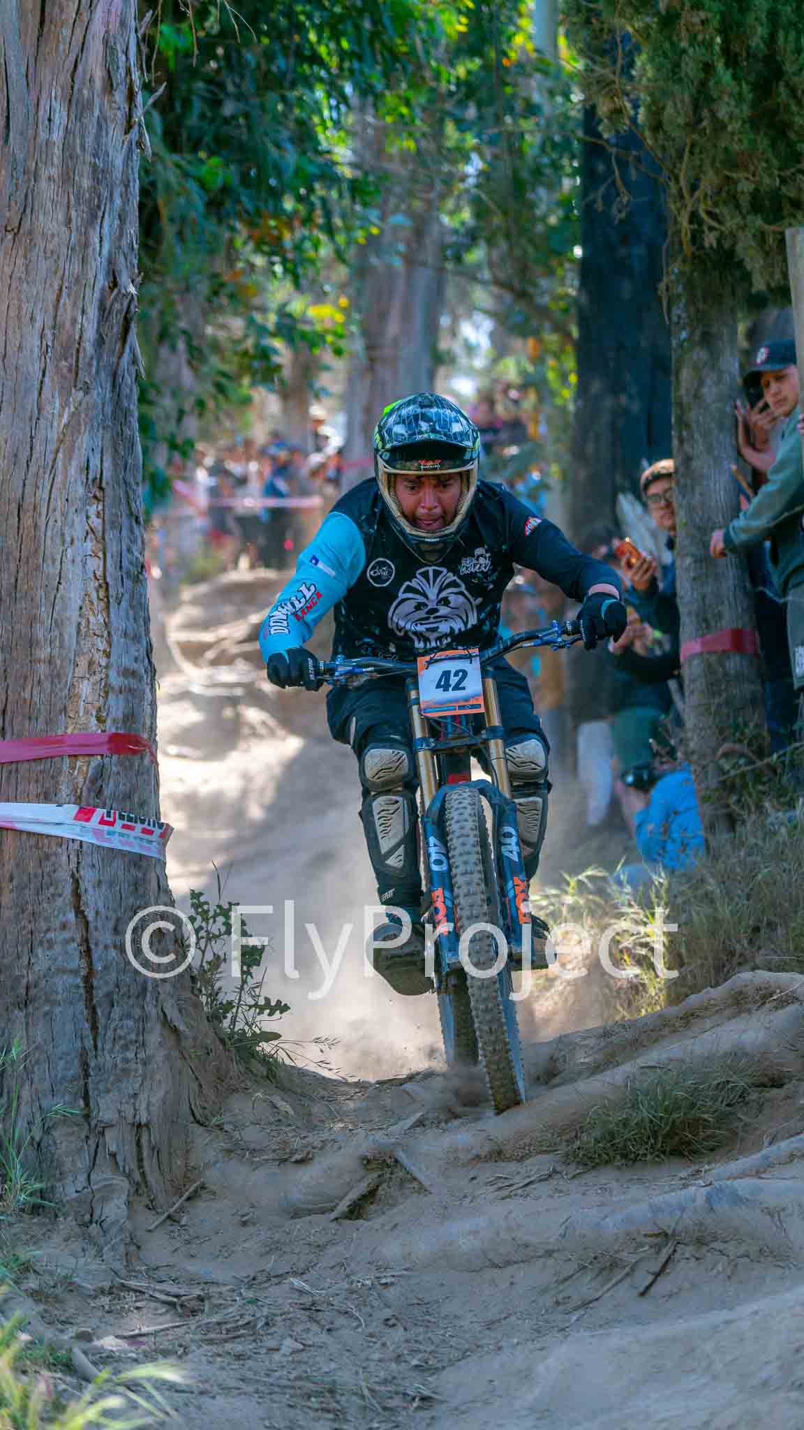 TALCA TOUR NACIONAL DH RIDER 42 Victor Torres