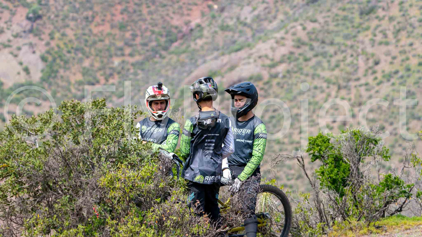 ENDURO CHILE Rider Zone Crew