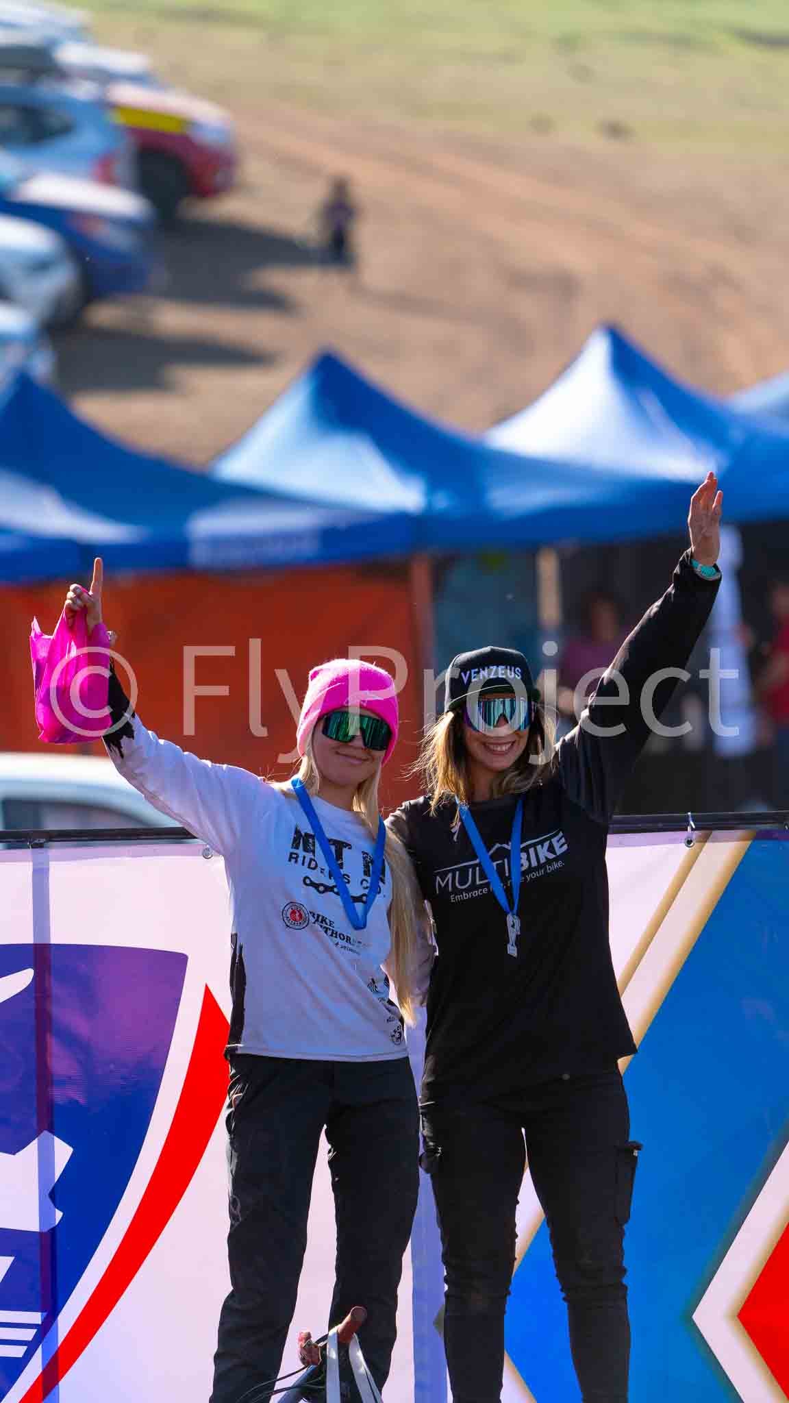 ENDURO CHILE PREMIACION Laura Sosa VENZEUS