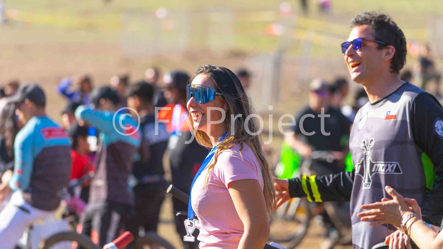 ENDURO CHILE PREMIACION Laura Sosa VENZEUS