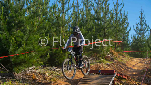 PUMONES FAST RACING RIDER 136 Alex Cancino
