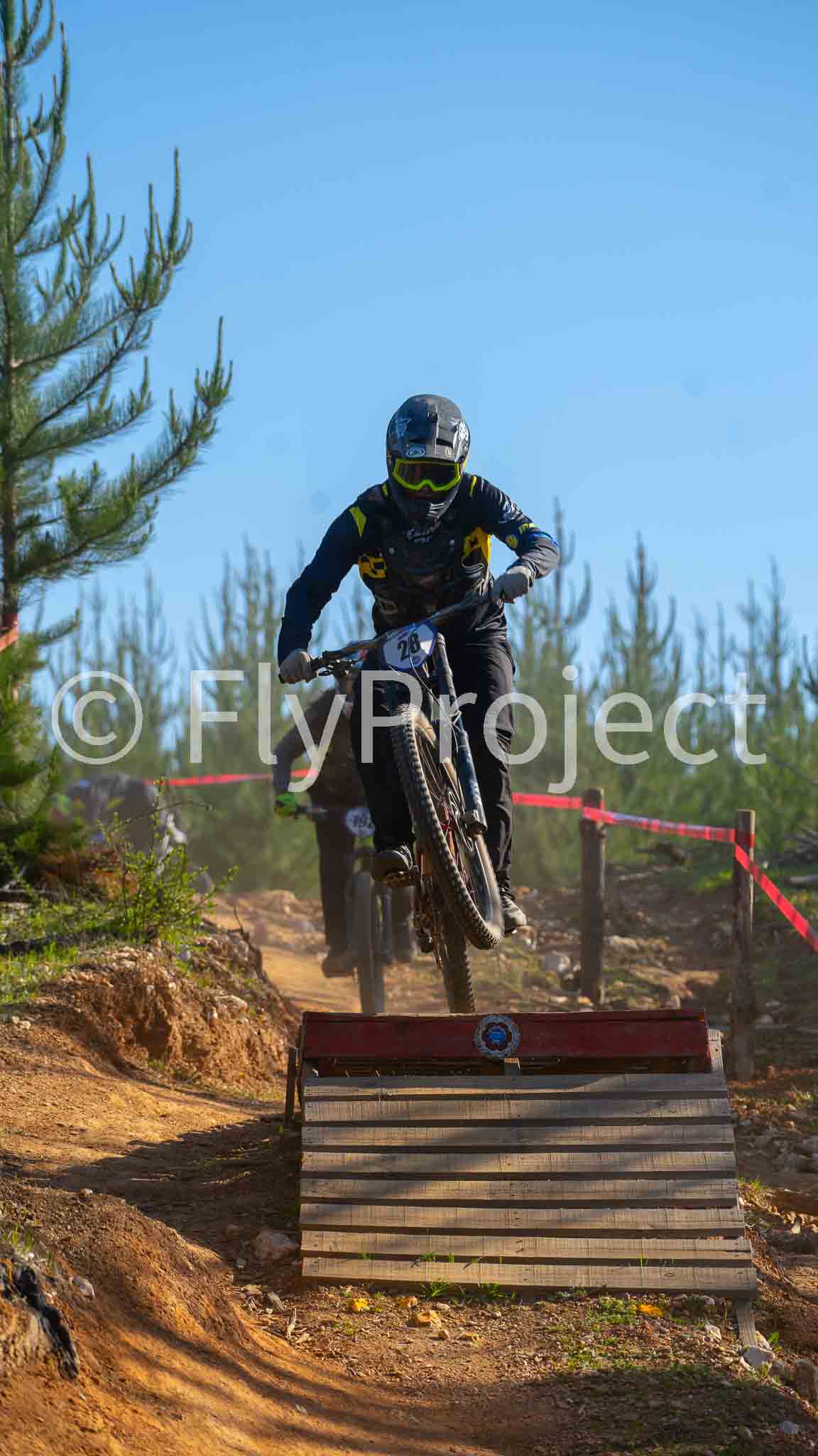 PUMONES FAST RACING RIDER 28 Vicente Aragon