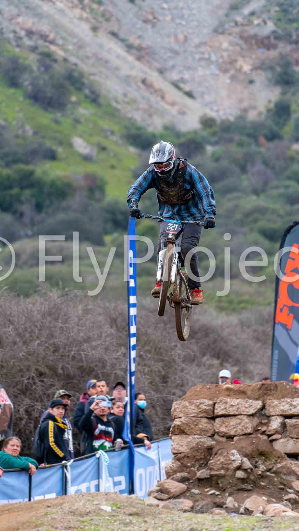 Deache Series Catemu Rider 321 Cristobal Cerda Marnich