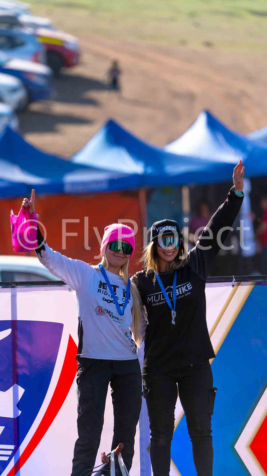 ENDURO CHILE PREMIACION Laura Sosa VENZEUS