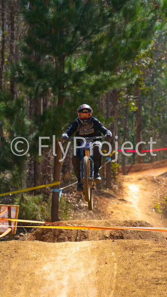 PUMONES FAST RACING RIDER 64 Jaime Bustamante