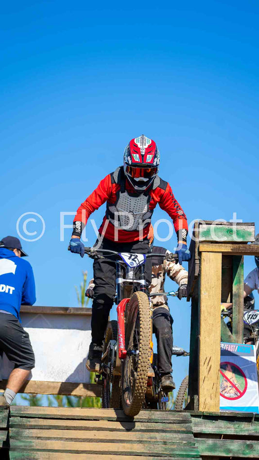 PUMONES FAST RACING RIDER 72 William Pincheira