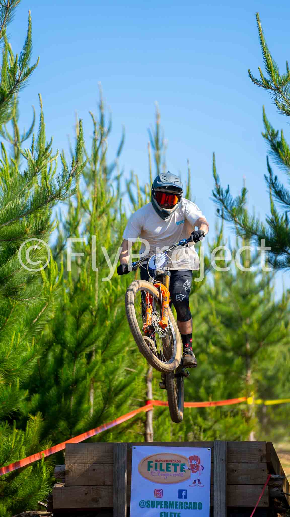 PUMONES FAST RACING RIDER 16 Carlos Contreras Sobarzo