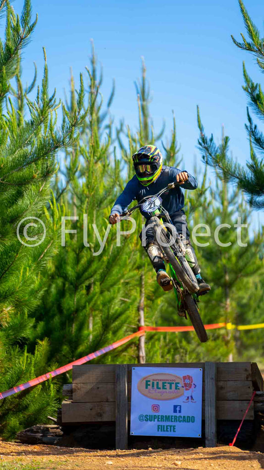 PUMONES FAST RACING RIDER 27 Benjamin Contreras