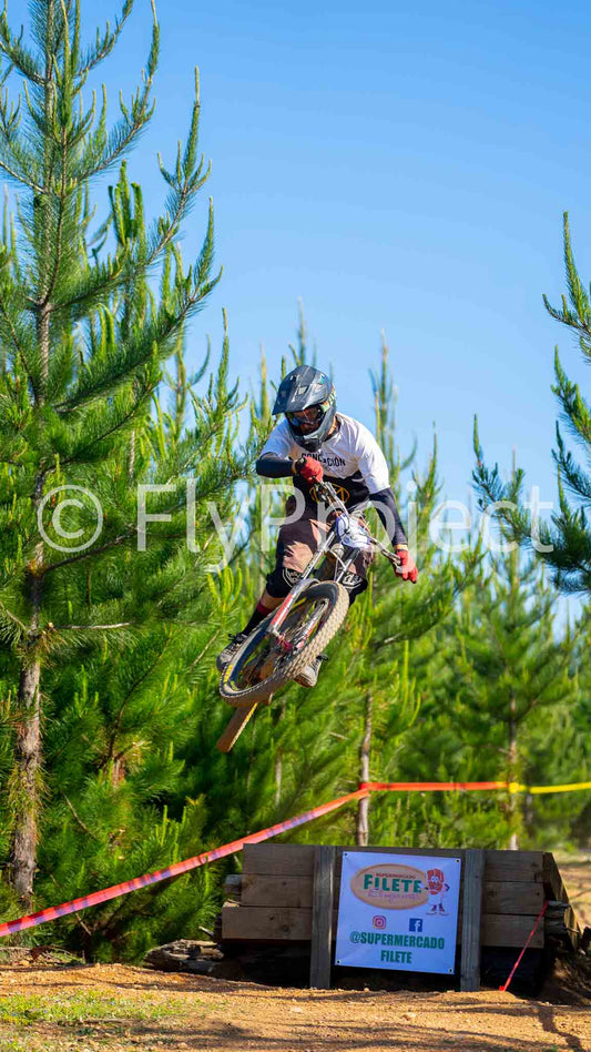 PUMONES FAST RACING RIDER 53 Erwin Torres