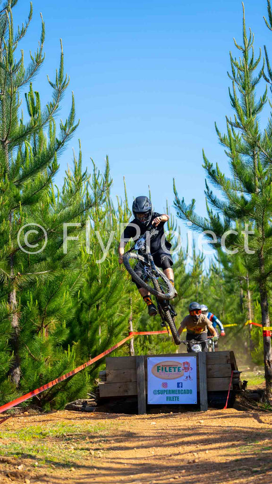 PUMONES FAST RACING RIDER 92 Ignacio Mendizabal