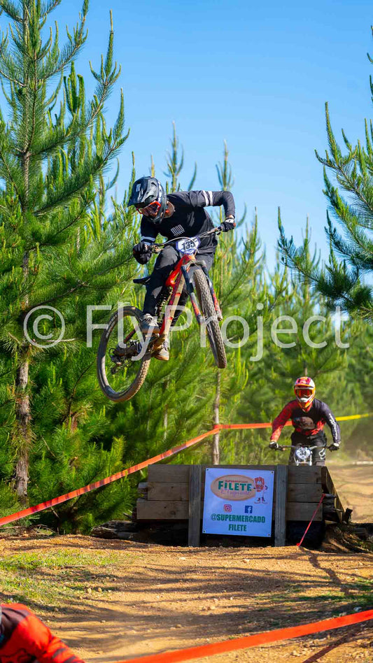 PUMONES FAST RACING RIDER  135 Mauro Parra